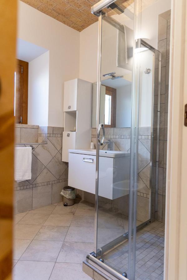 Casale Dei Priori Bed & Breakfast Rocca Massima Bagian luar foto