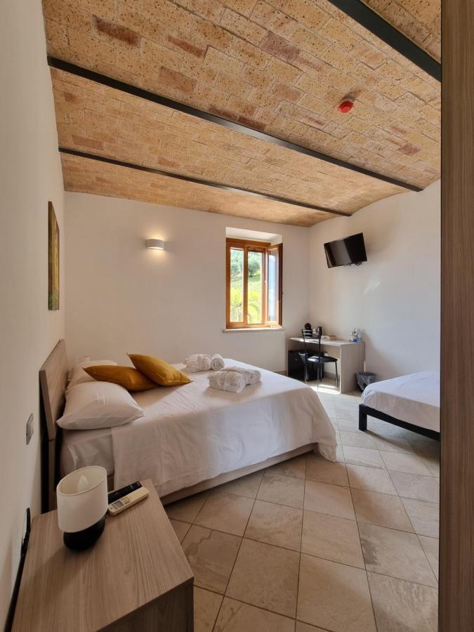 Casale Dei Priori Bed & Breakfast Rocca Massima Bagian luar foto