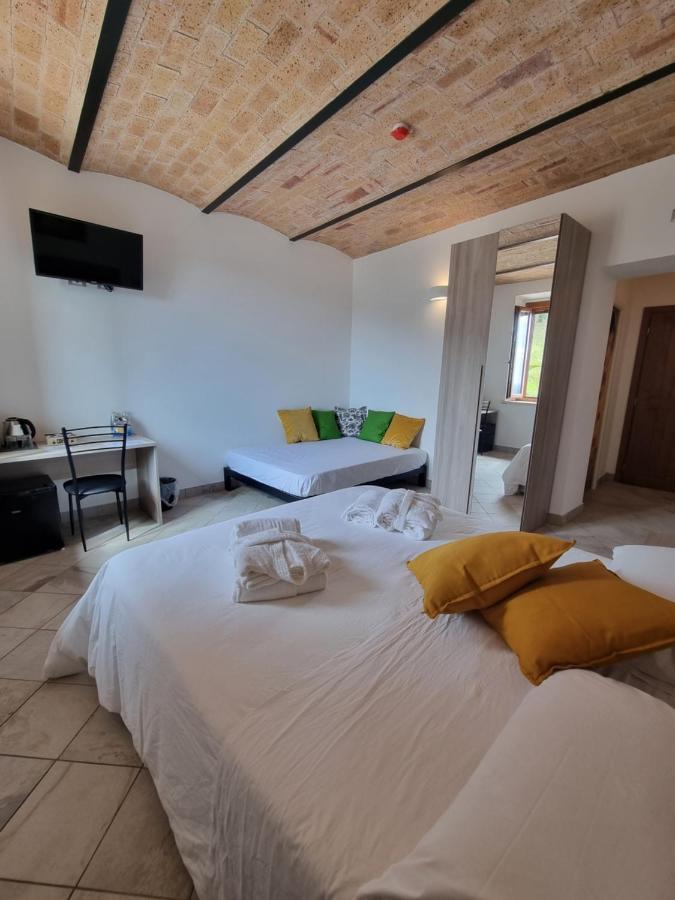 Casale Dei Priori Bed & Breakfast Rocca Massima Bagian luar foto