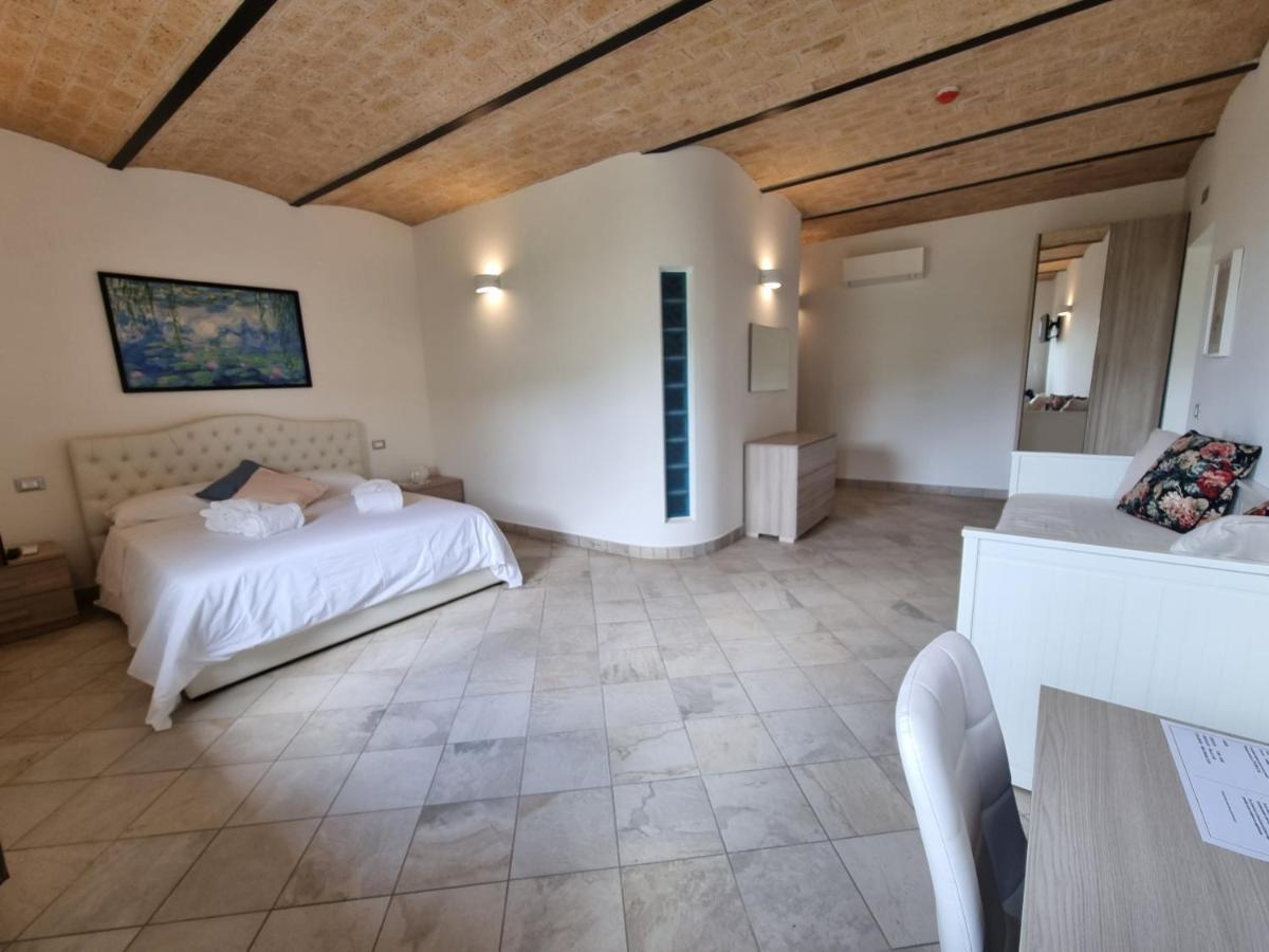 Casale Dei Priori Bed & Breakfast Rocca Massima Bagian luar foto