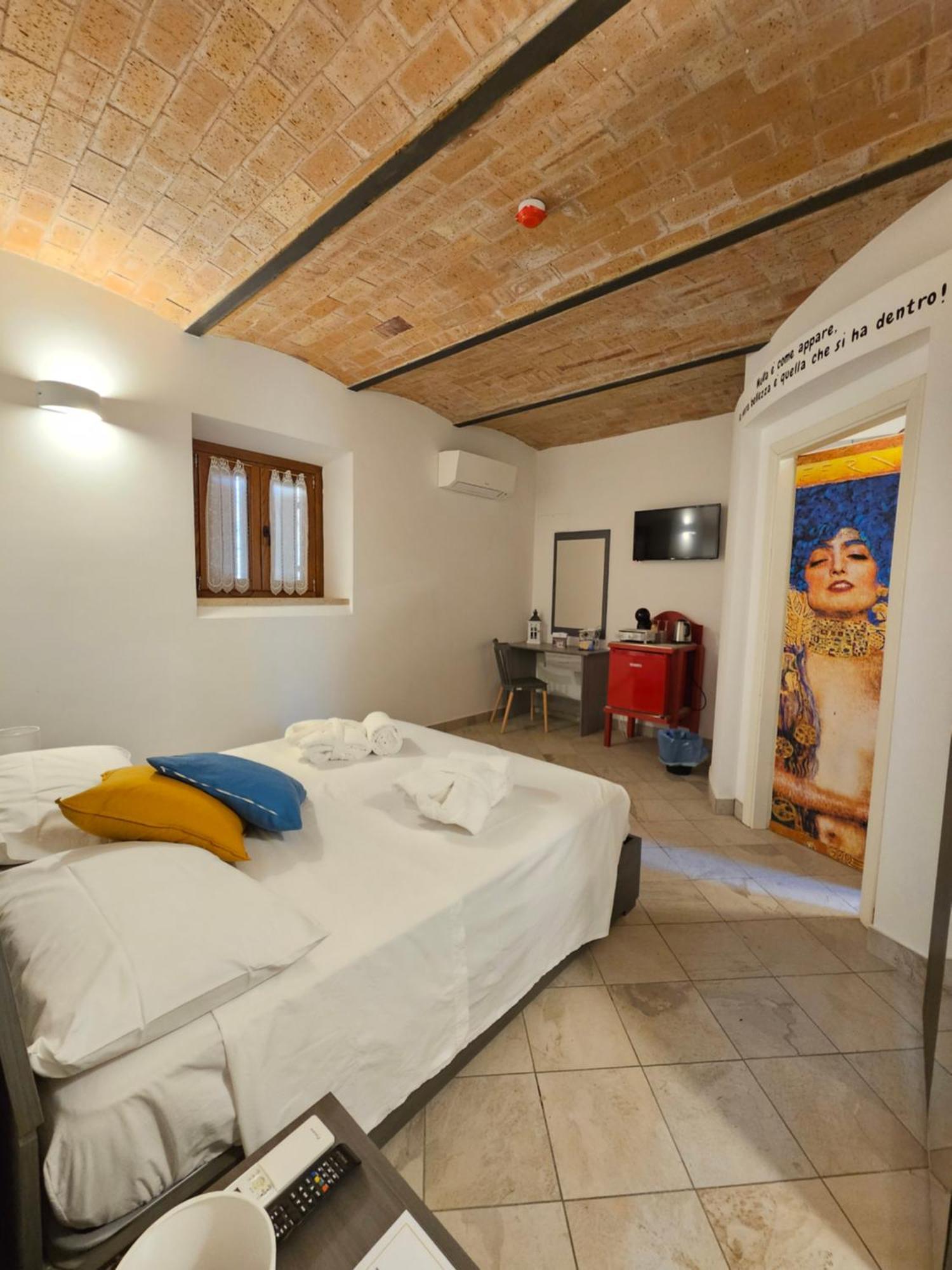Casale Dei Priori Bed & Breakfast Rocca Massima Bagian luar foto